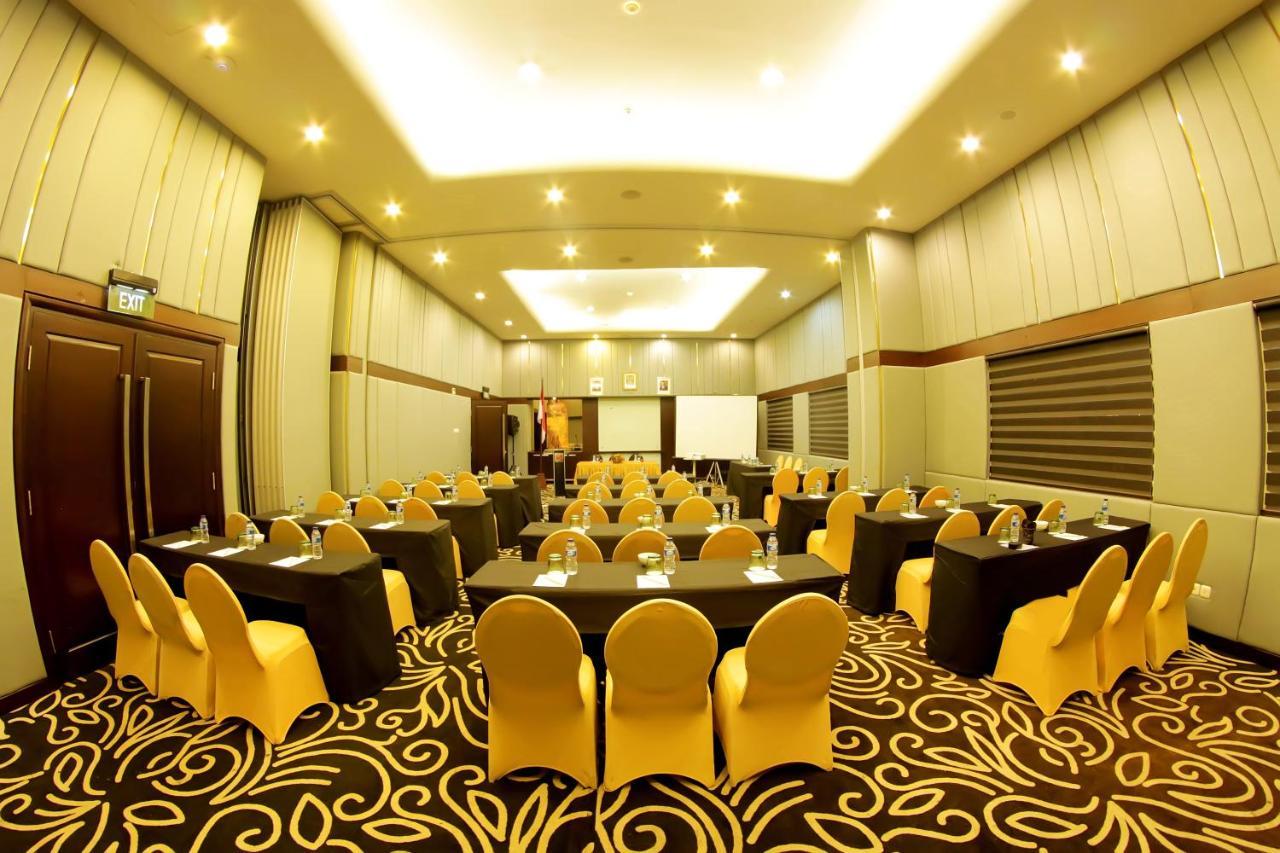 Swiss-Belhotel Ambon Exterior foto
